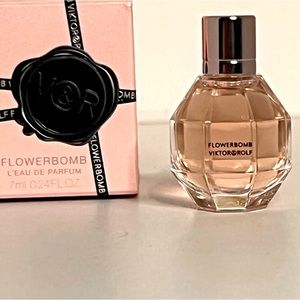 Viktor & Rolf Flower Bomb 💞5/$25💞10/$50💞